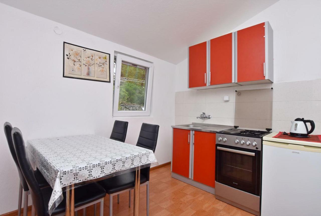 Apartments Siljak Petrovac Bilik gambar